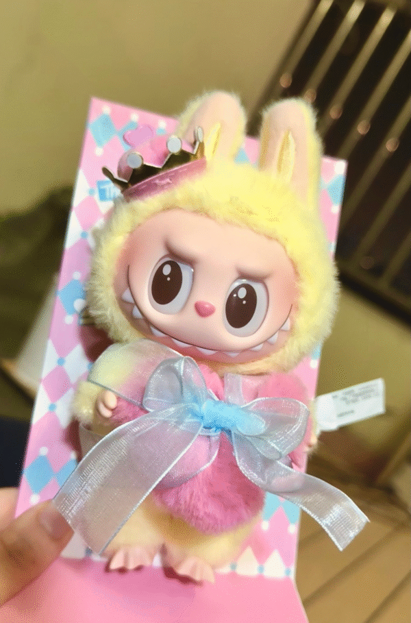 POP MART Labubu Chess Queen PVC Keychain Doll Pendant - Image 4
